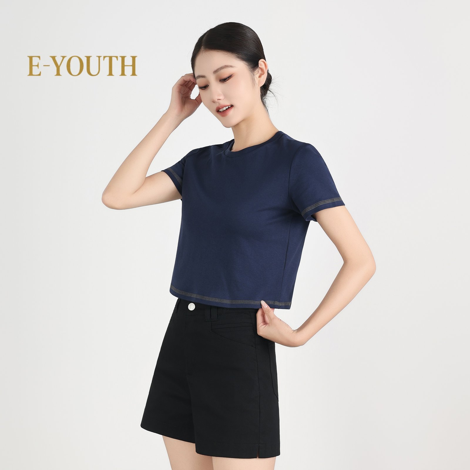 E-YOUTH 13113 Women Contrast Stitch Cropped Tee product detail 2