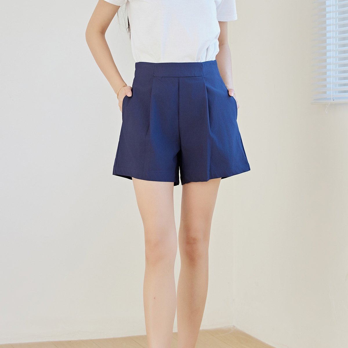 EYOUTH 20167 High-Waist A-Line Shorts|Minimalist Pleated Shorts product detail 1