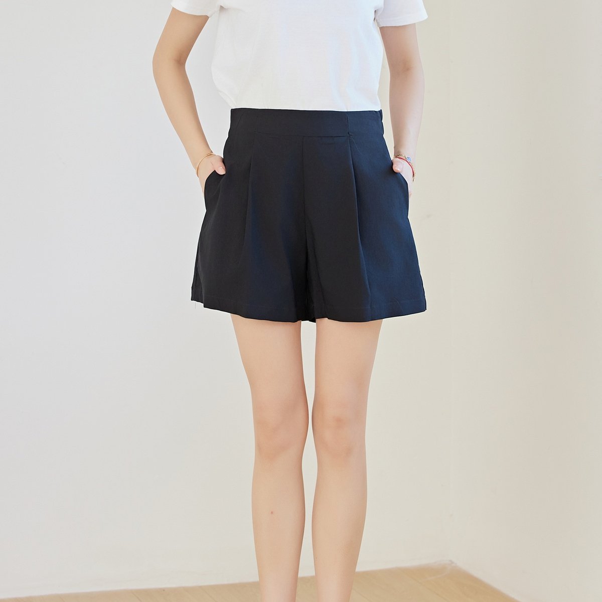 EYOUTH 20167 High-Waist A-Line Shorts|Minimalist Pleated Shorts product detail 4